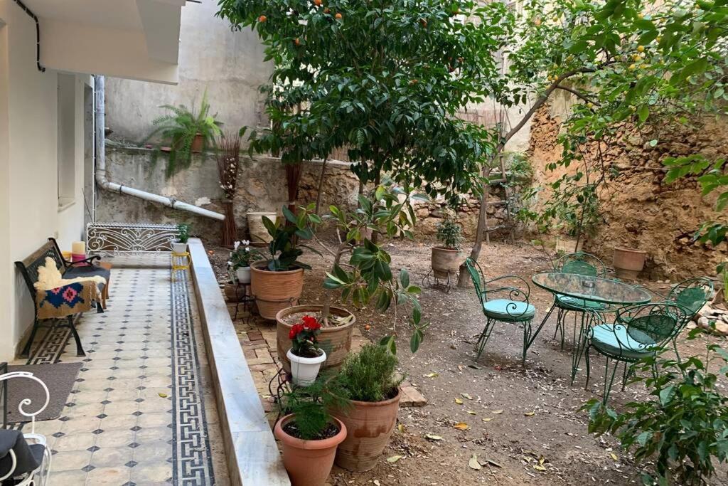 Quiet And Central Flat With Private Backyard Garden Athen Exterior foto